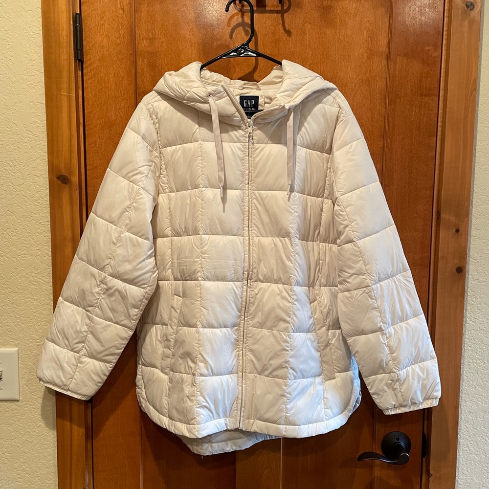 Gap Cream Puffer Jacket